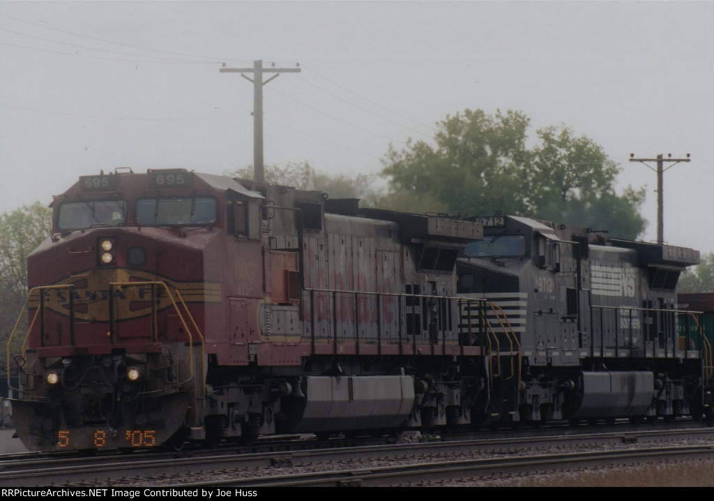 BNSF 695 West